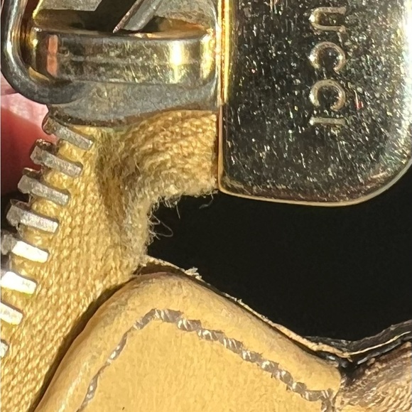 Authentic Gucci - Picture 10 of 12